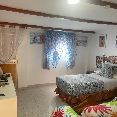 ゲストハウス Los Faroles