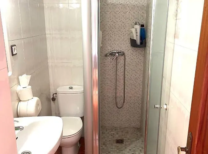 Πανσιόν Los Faroles *