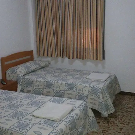 Los Faroles Pensión *